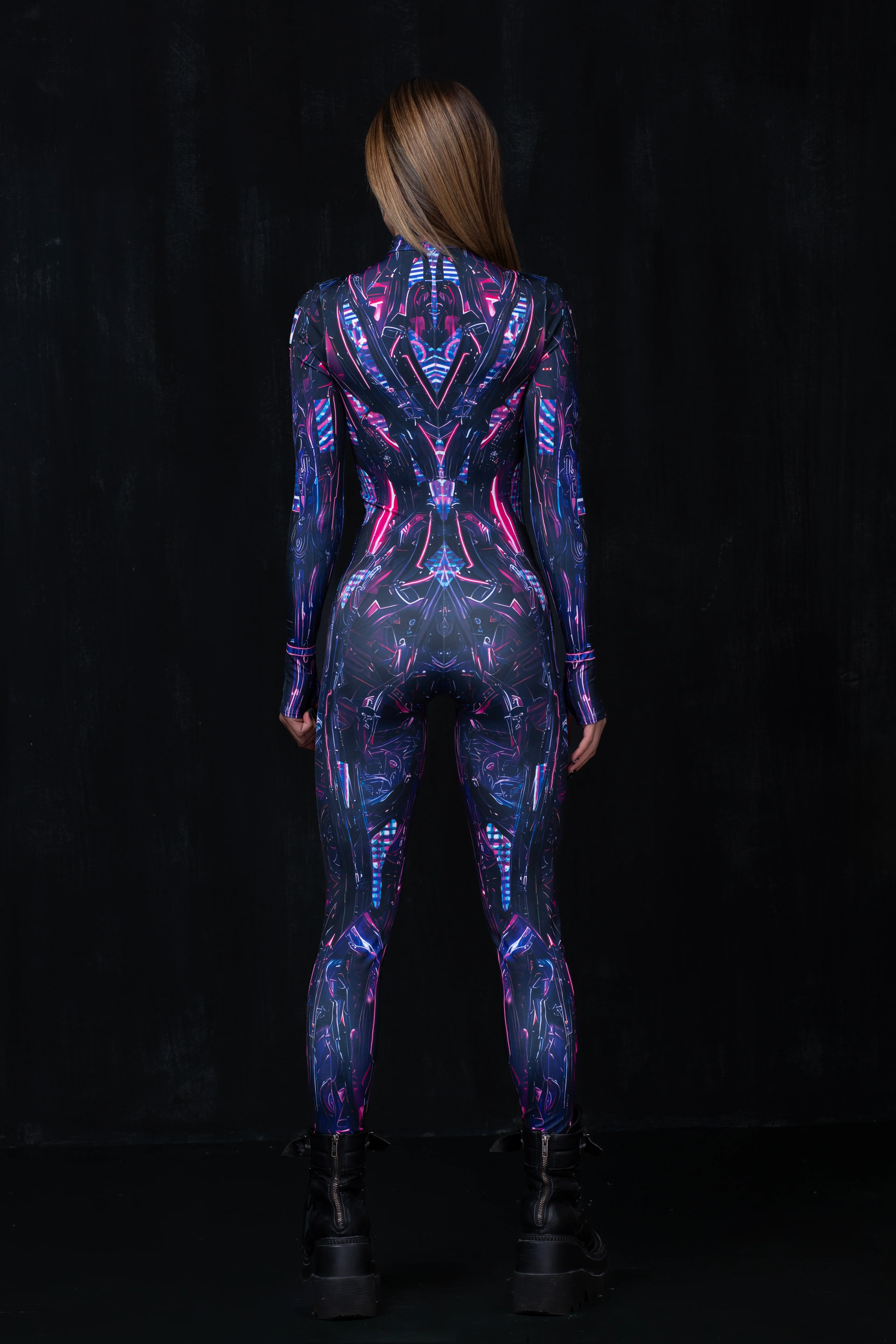 Raw Relay Costume - Image 4
